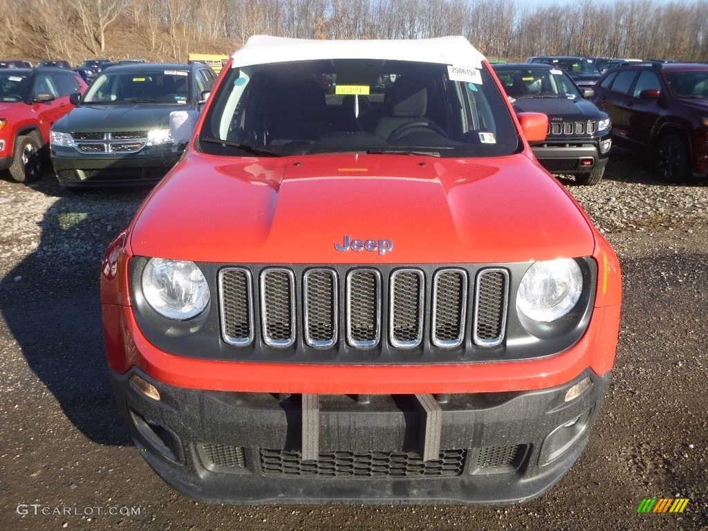 2018 Renegade Latitude 4x4 - Colorado Red / Black photo #8