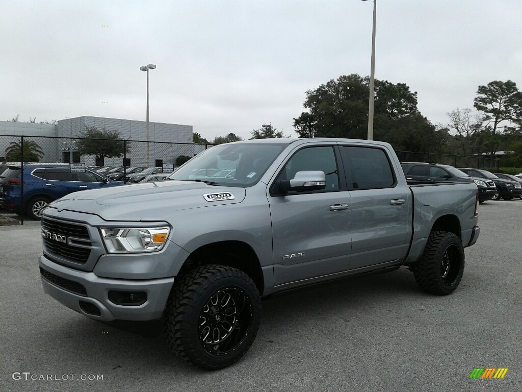 2019 1500 Big Horn Crew Cab 4x4 - Billett Silver Metallic / Black photo #1