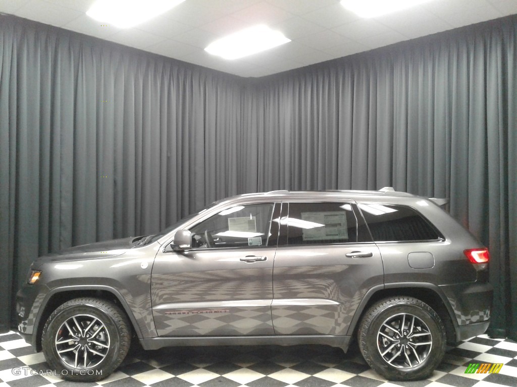 Granite Crystal Metallic Jeep Grand Cherokee