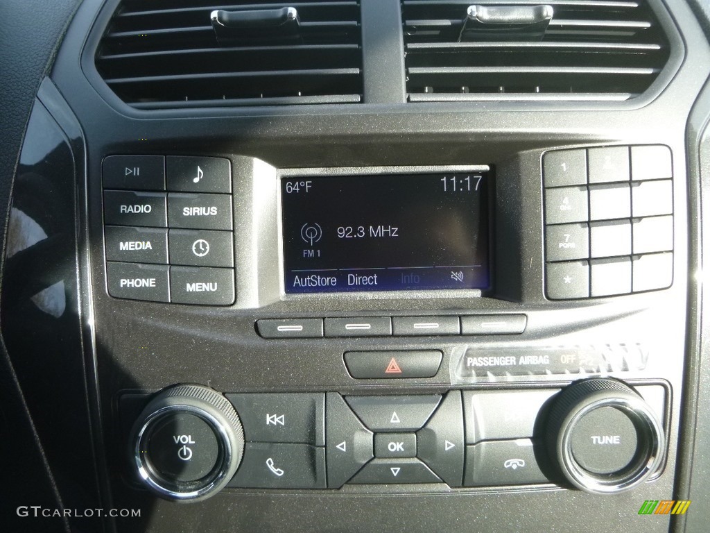 2019 Explorer XLT 4WD - Agate Black / Medium Black photo #13