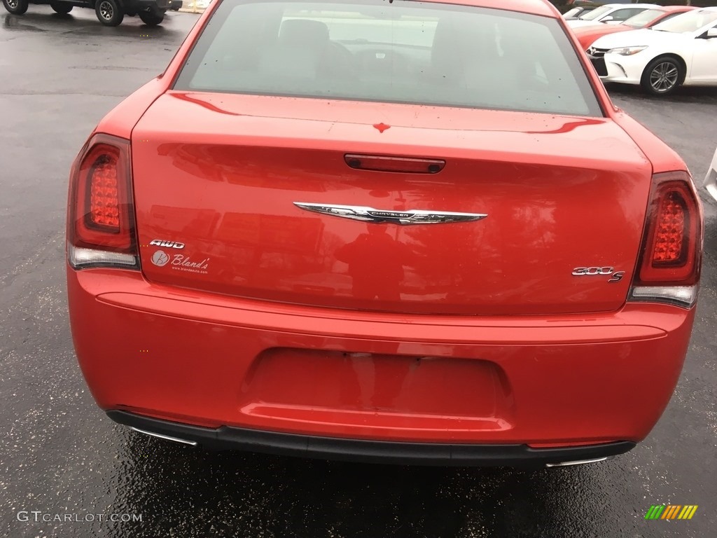 2016 300 S AWD - Redline Red Tri-Coat Pearl / Black photo #4