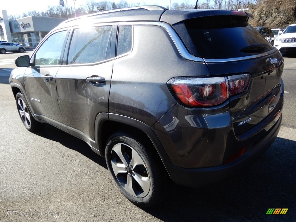 2019 Compass Latitude 4x4 - Granite Crystal Metallic / Black/Ski Gray photo #3