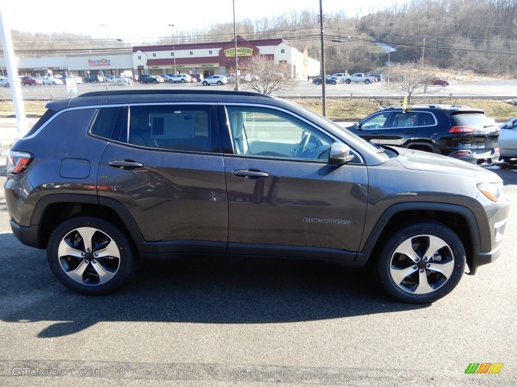 2019 Compass Latitude 4x4 - Granite Crystal Metallic / Black/Ski Gray photo #7