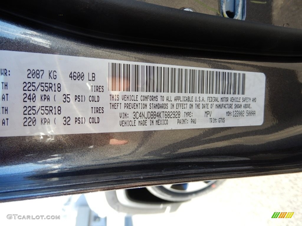 2019 Compass Latitude 4x4 - Granite Crystal Metallic / Black/Ski Gray photo #15