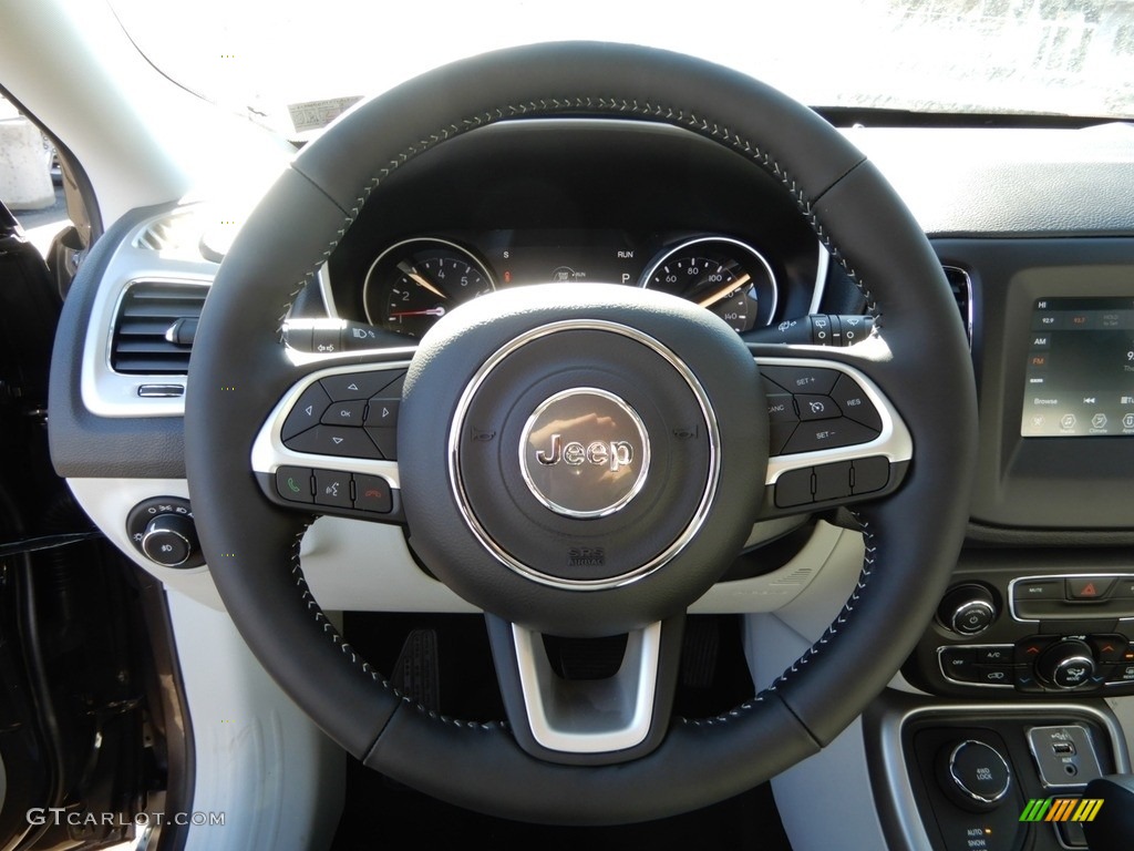 2019 Compass Latitude 4x4 - Granite Crystal Metallic / Black/Ski Gray photo #18