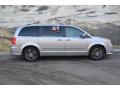 2017 Billet Metallic Dodge Grand Caravan SXT  photo #2