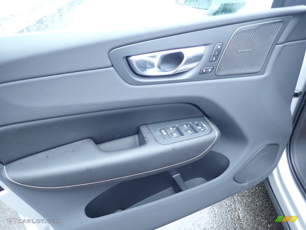 2019 Volvo XC60 T5 AWD R-Design Door Panel Photos