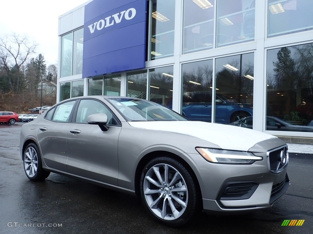 2019 Volvo S60 T5 Momentum Exterior Photos