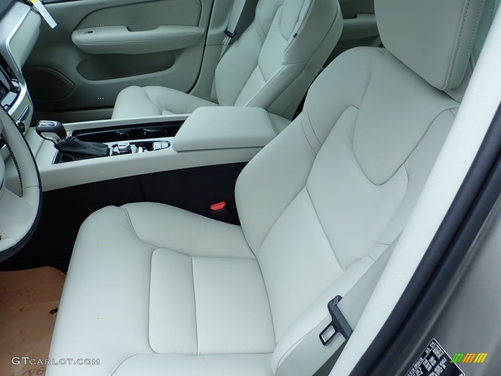 2019 Volvo S60 T5 Momentum Front Seat Photos