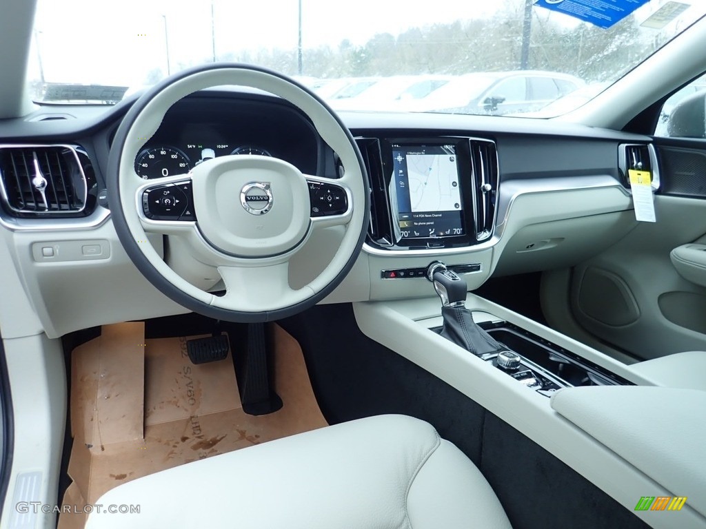 2019 Volvo S60 T5 Momentum Interior Color Photos