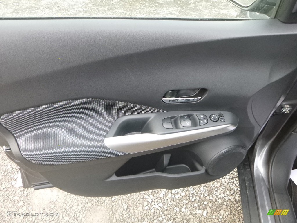 2019 Nissan Kicks SV Door Panel Photos