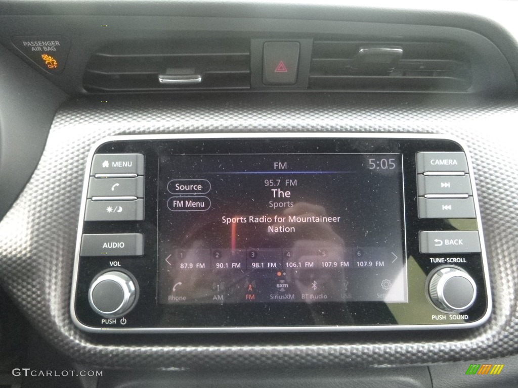 2019 Nissan Kicks SV Controls Photo #131775860
