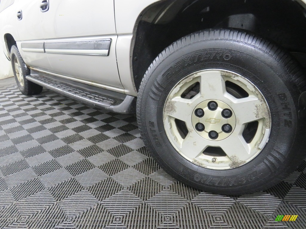 2004 Suburban 1500 LS 4x4 - Silver Birch Metallic / Gray/Dark Charcoal photo #3