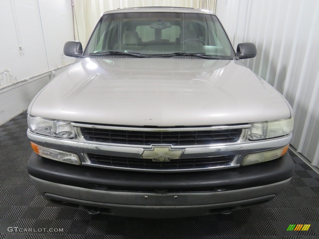 2004 Suburban 1500 LS 4x4 - Silver Birch Metallic / Gray/Dark Charcoal photo #5