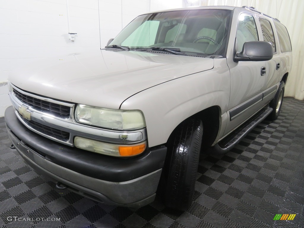 2004 Suburban 1500 LS 4x4 - Silver Birch Metallic / Gray/Dark Charcoal photo #8