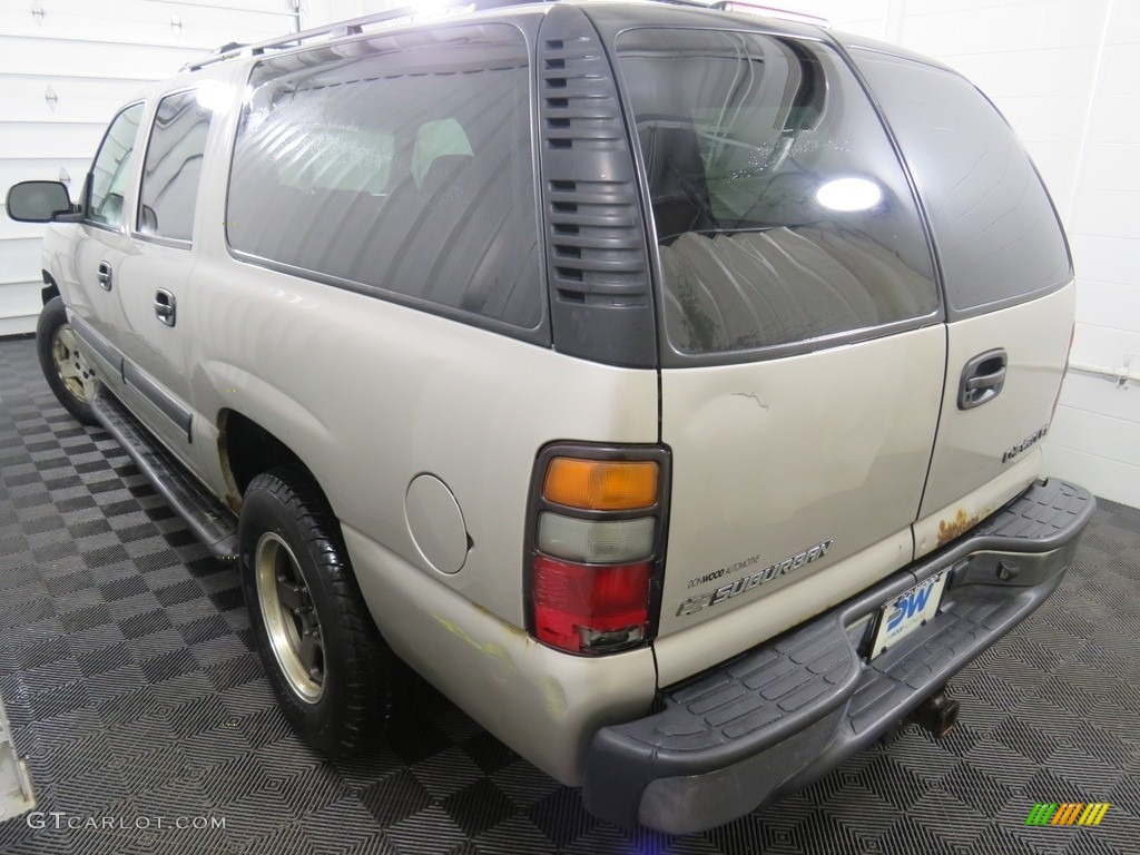 2004 Suburban 1500 LS 4x4 - Silver Birch Metallic / Gray/Dark Charcoal photo #11