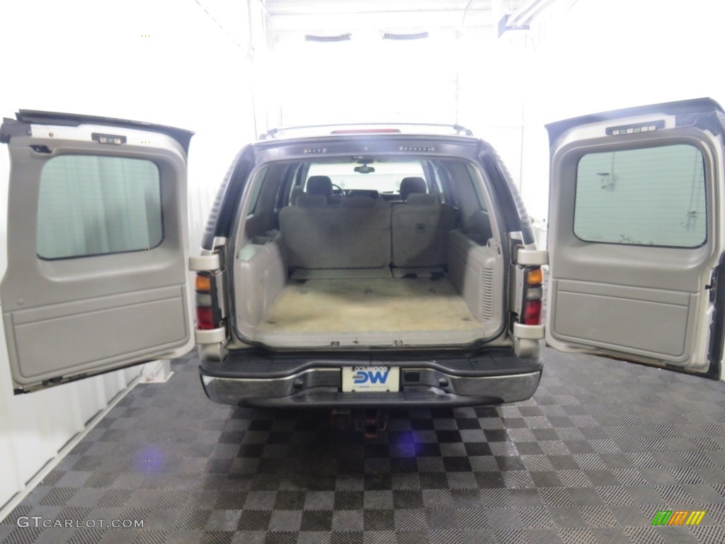 2004 Suburban 1500 LS 4x4 - Silver Birch Metallic / Gray/Dark Charcoal photo #13