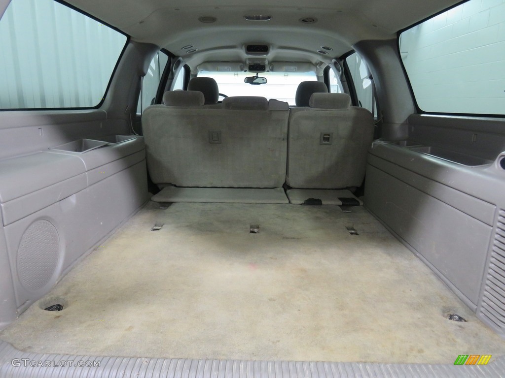 2004 Suburban 1500 LS 4x4 - Silver Birch Metallic / Gray/Dark Charcoal photo #14