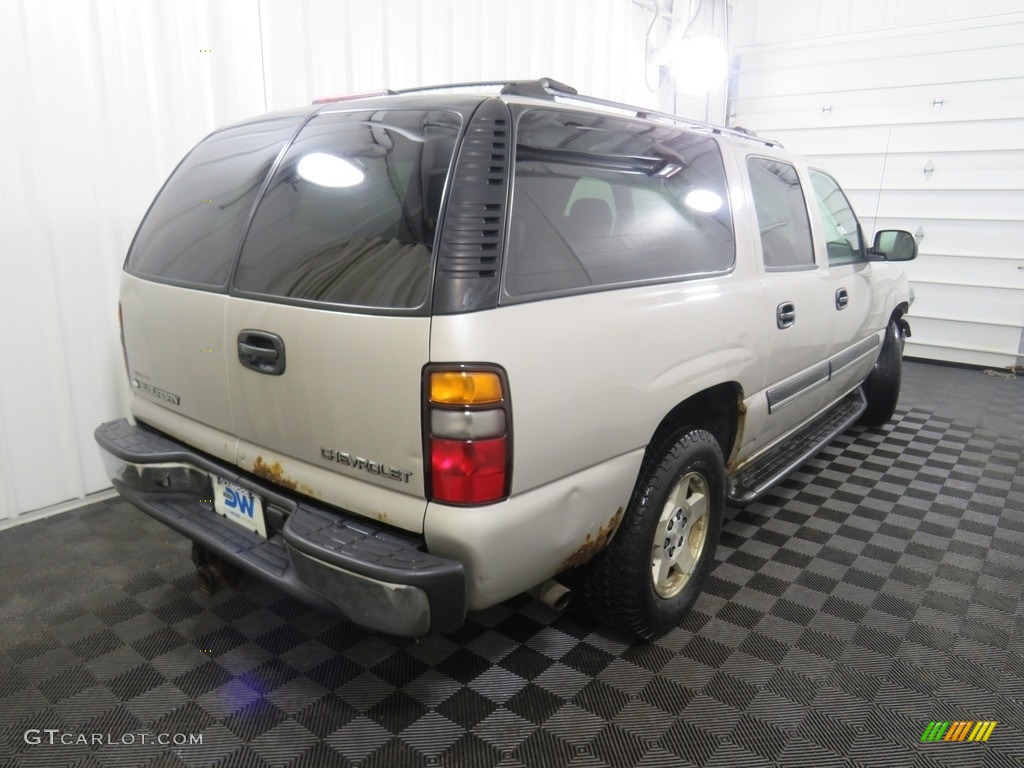 2004 Suburban 1500 LS 4x4 - Silver Birch Metallic / Gray/Dark Charcoal photo #15