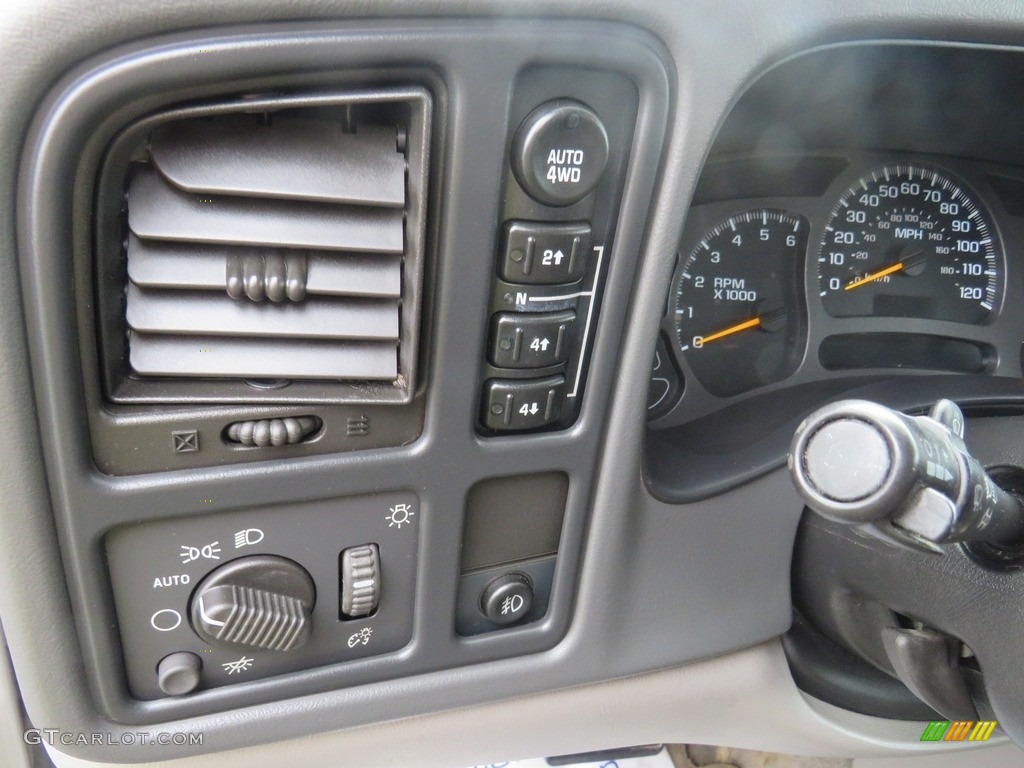 2004 Suburban 1500 LS 4x4 - Silver Birch Metallic / Gray/Dark Charcoal photo #18