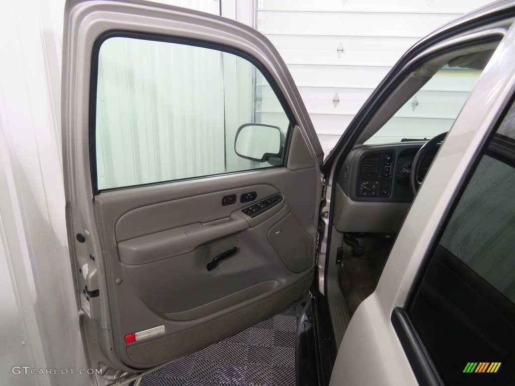 2004 Suburban 1500 LS 4x4 - Silver Birch Metallic / Gray/Dark Charcoal photo #27