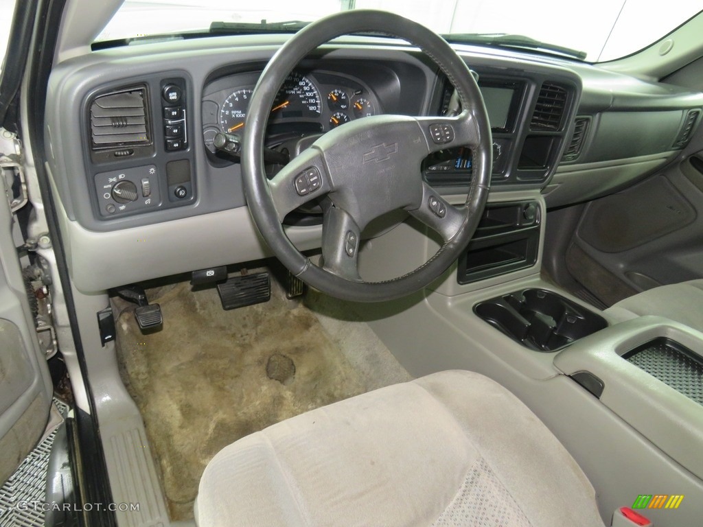 2004 Suburban 1500 LS 4x4 - Silver Birch Metallic / Gray/Dark Charcoal photo #29