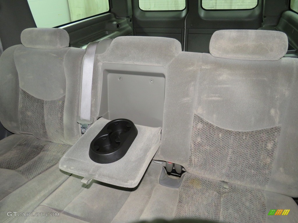2004 Suburban 1500 LS 4x4 - Silver Birch Metallic / Gray/Dark Charcoal photo #30