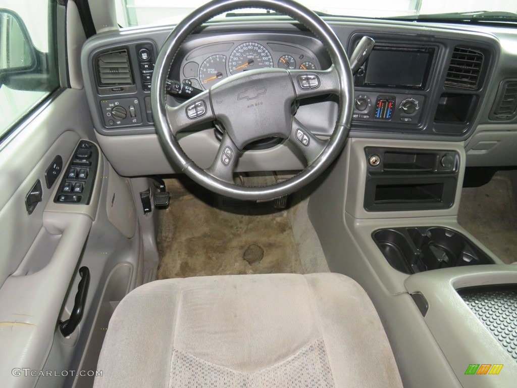 2004 Suburban 1500 LS 4x4 - Silver Birch Metallic / Gray/Dark Charcoal photo #35