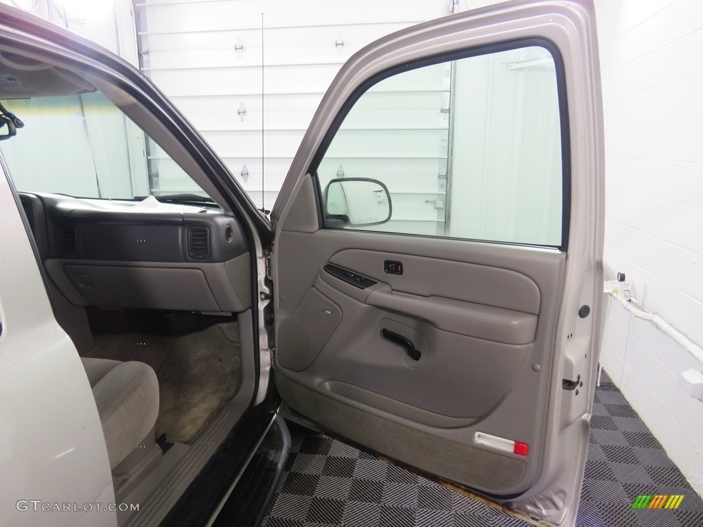 2004 Suburban 1500 LS 4x4 - Silver Birch Metallic / Gray/Dark Charcoal photo #38