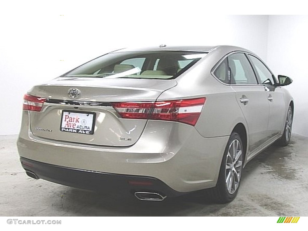 2015 Avalon XLE Touring - Creme Brulee Mica / Almond photo #3