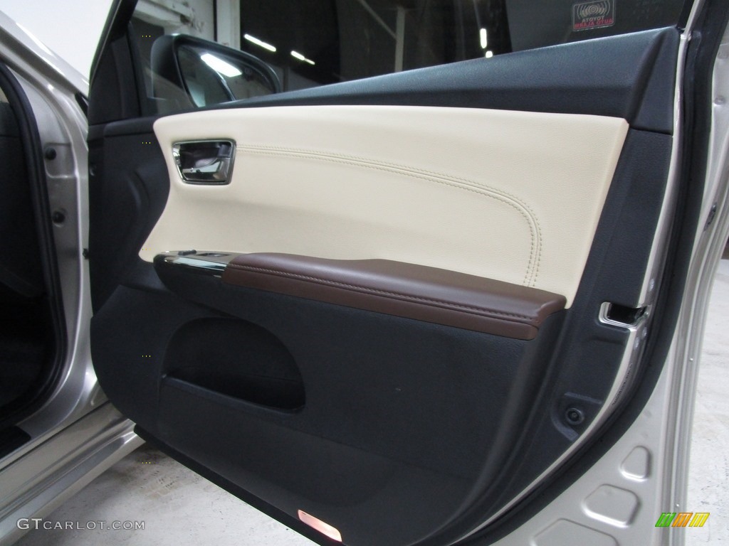 2015 Avalon XLE Touring - Creme Brulee Mica / Almond photo #12