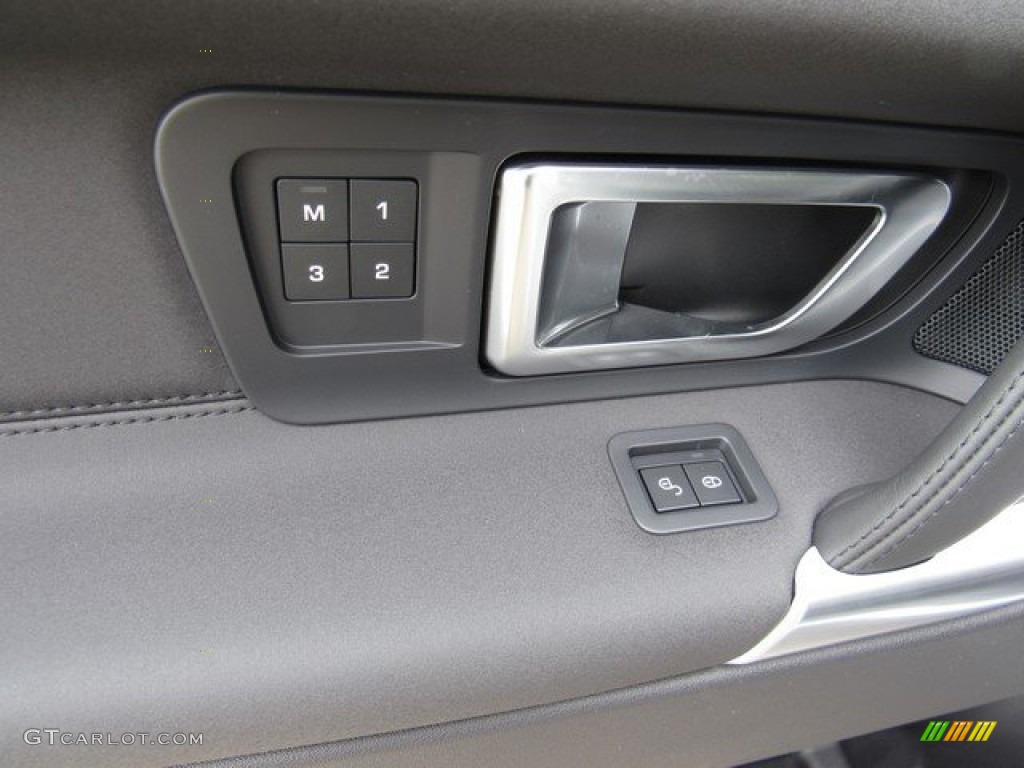 2019 Land Rover Discovery Sport HSE Controls Photo #131795180