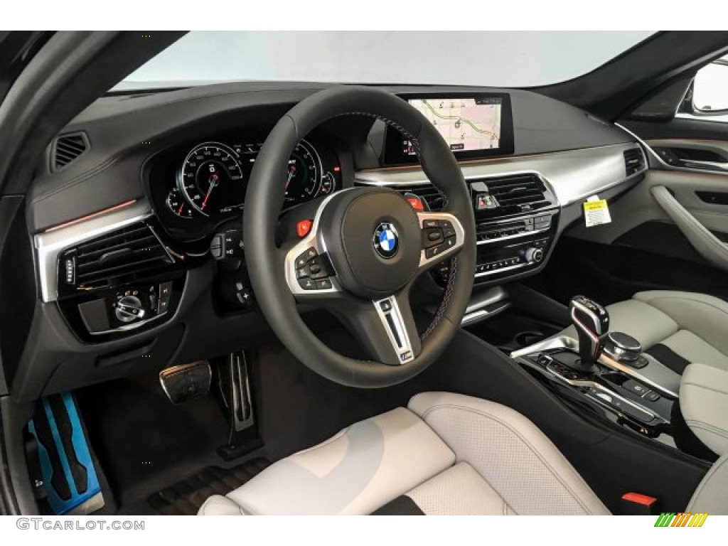 2019 M5 Sedan - Singapore Gray Metallic / Silverstone photo #4
