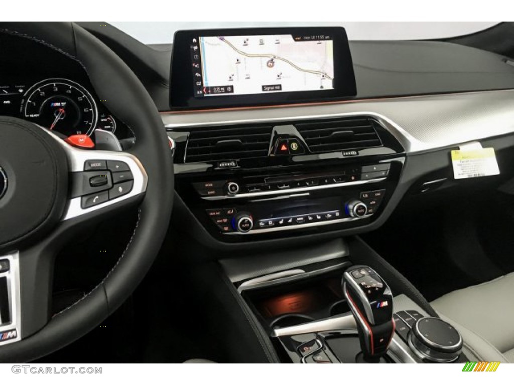 2019 M5 Sedan - Singapore Gray Metallic / Silverstone photo #6