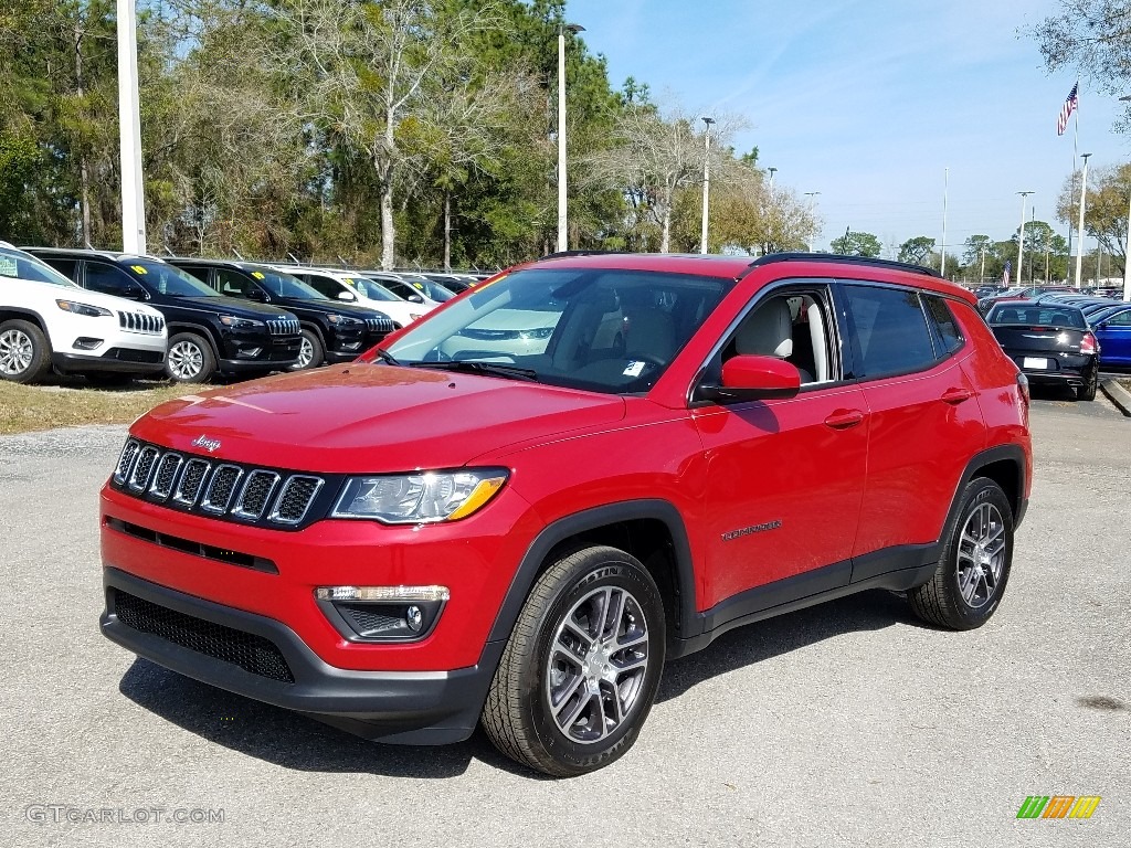 Red-Line Pearl 2019 Jeep Compass Latitude Exterior Photo #131799659