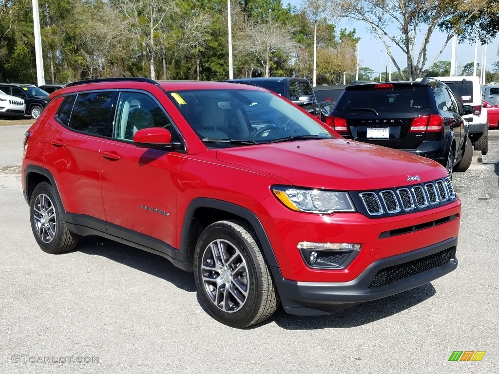 Red-Line Pearl 2019 Jeep Compass Latitude Exterior Photo #131799845