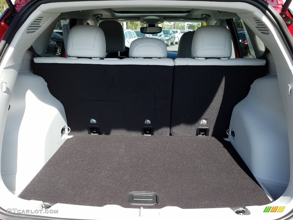 2019 Jeep Compass Latitude Trunk Photo #131800157