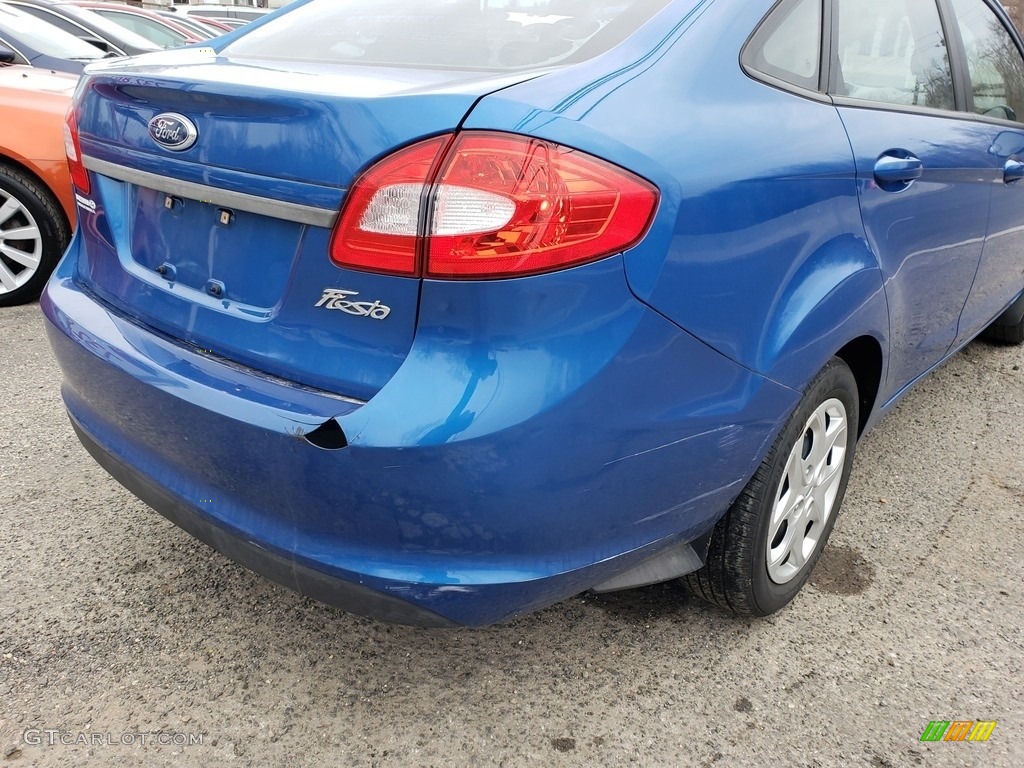 2011 Fiesta S Sedan - Blue Flame Metallic / Light Stone/Charcoal Black Cloth photo #4