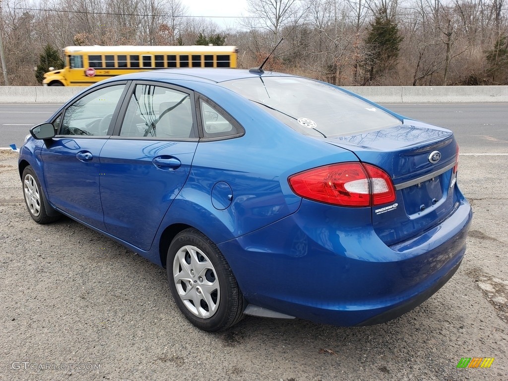 2011 Fiesta S Sedan - Blue Flame Metallic / Light Stone/Charcoal Black Cloth photo #6