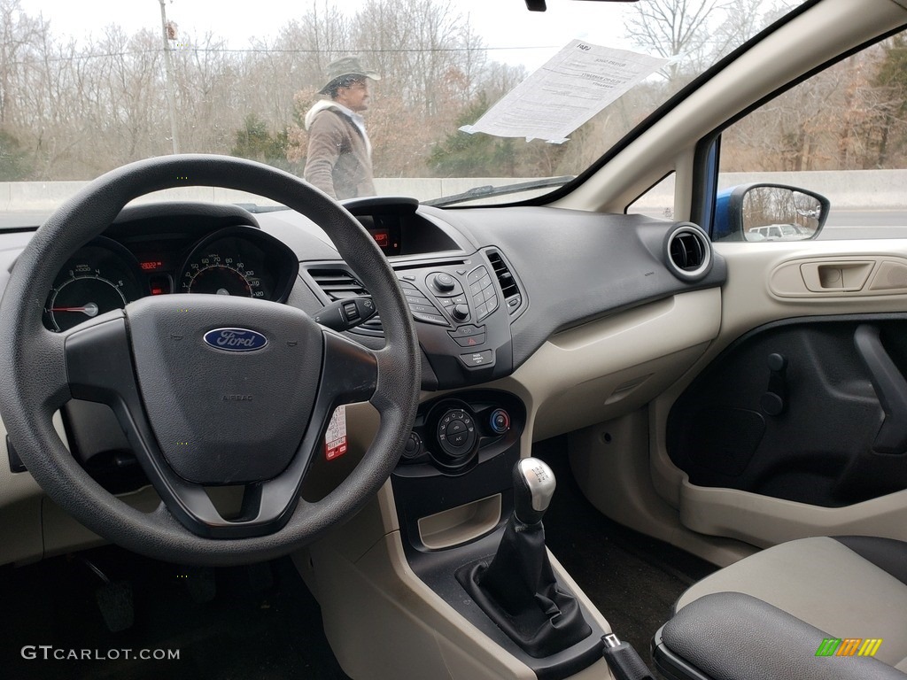 2011 Fiesta S Sedan - Blue Flame Metallic / Light Stone/Charcoal Black Cloth photo #9