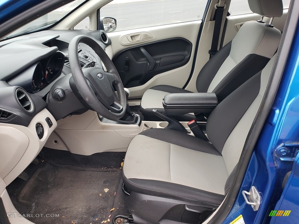 2011 Fiesta S Sedan - Blue Flame Metallic / Light Stone/Charcoal Black Cloth photo #15