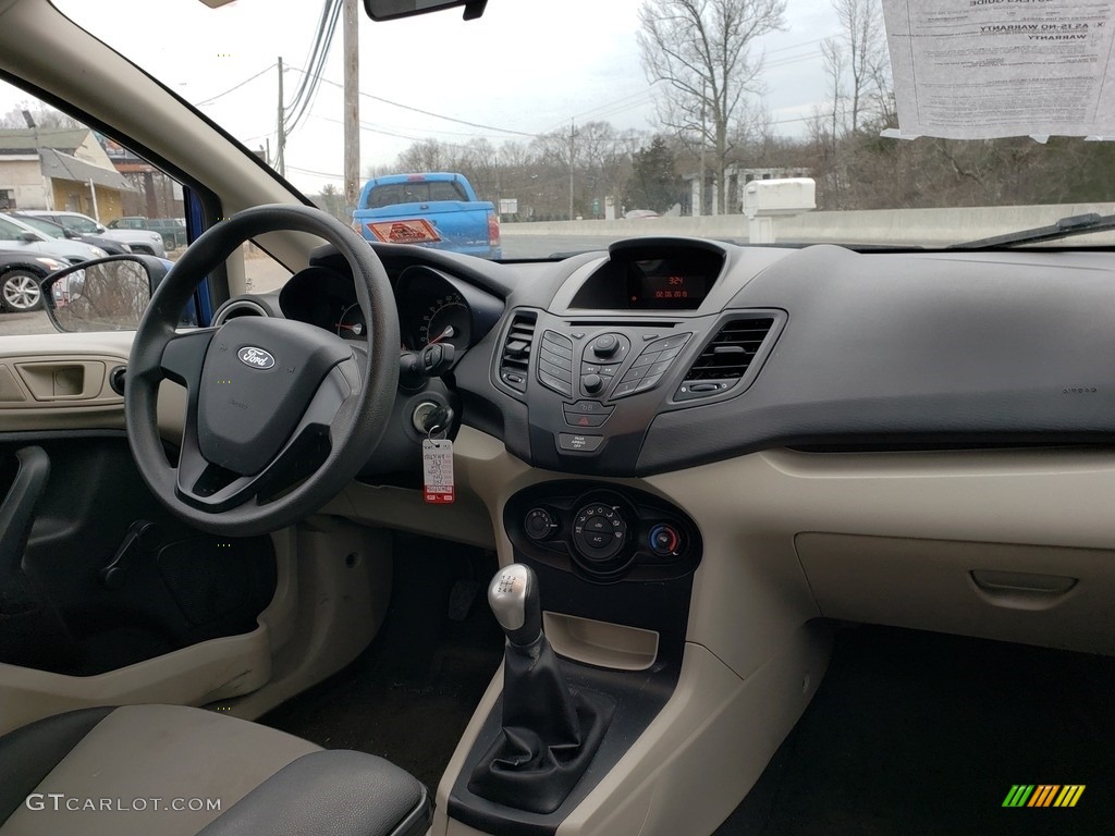 2011 Fiesta S Sedan - Blue Flame Metallic / Light Stone/Charcoal Black Cloth photo #16
