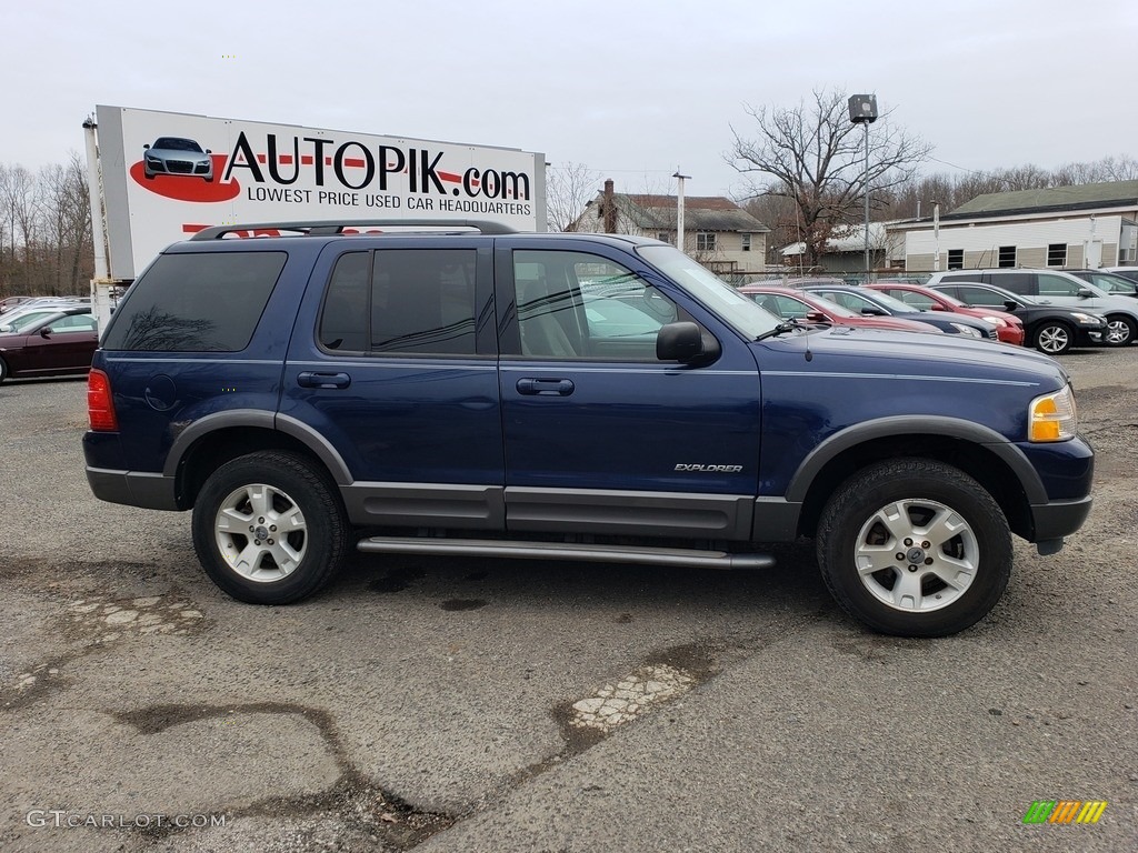 2004 Explorer XLT 4x4 - Medium Wedgewood Blue Metallic / Graphite photo #2