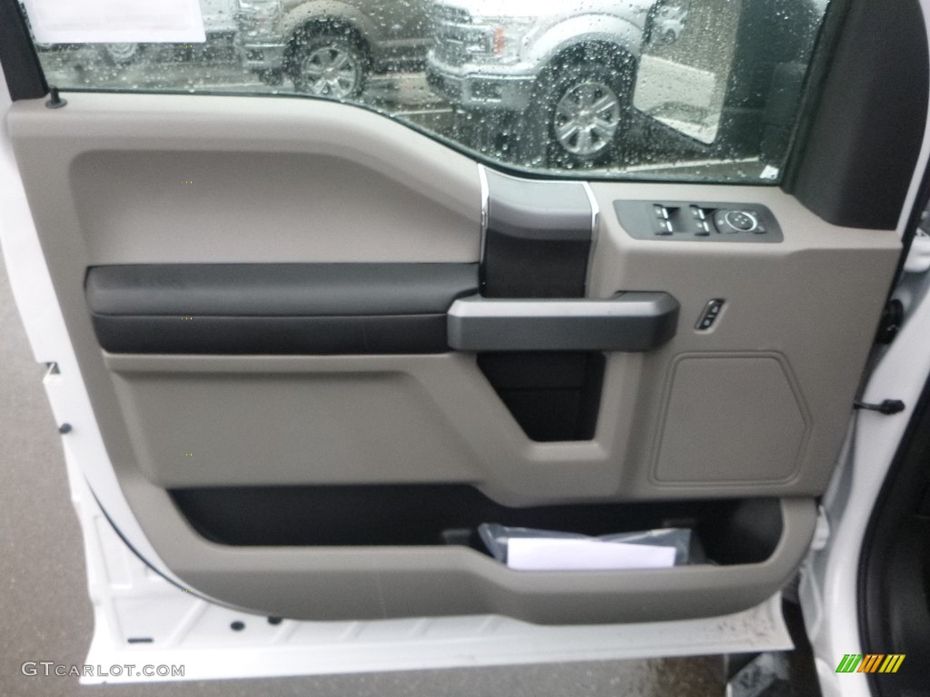 2019 Ford F150 XLT SuperCrew 4x4 Earth Gray Door Panel Photo #131803319