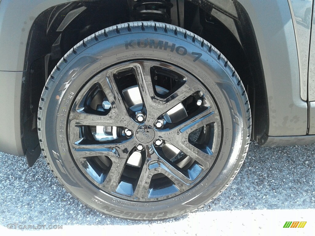 2018 Renegade Altitude - Granite Crystal Metallic / Black photo #20