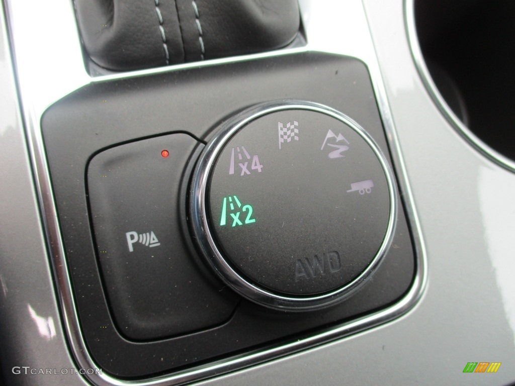 2019 Chevrolet Blazer 3.6L Cloth AWD Controls Photos