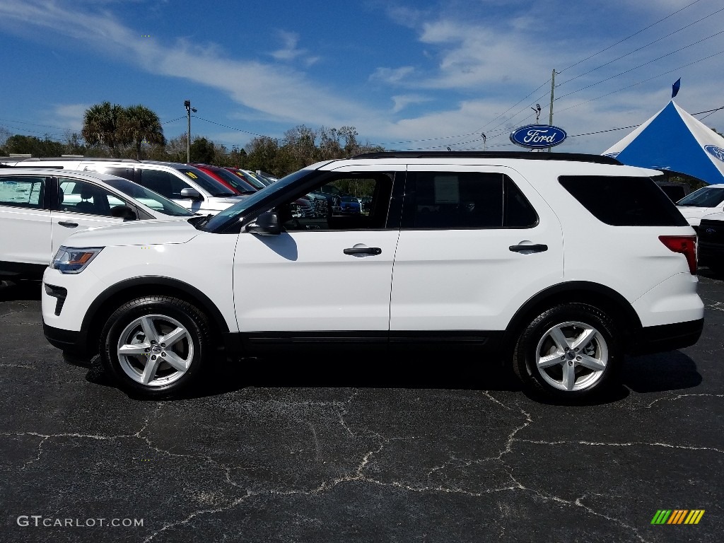 2019 Explorer FWD - Oxford White / Medium Stone photo #2