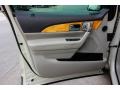 2014 White Platinum Metallic Tri-Coat Lincoln MKX FWD  photo #18