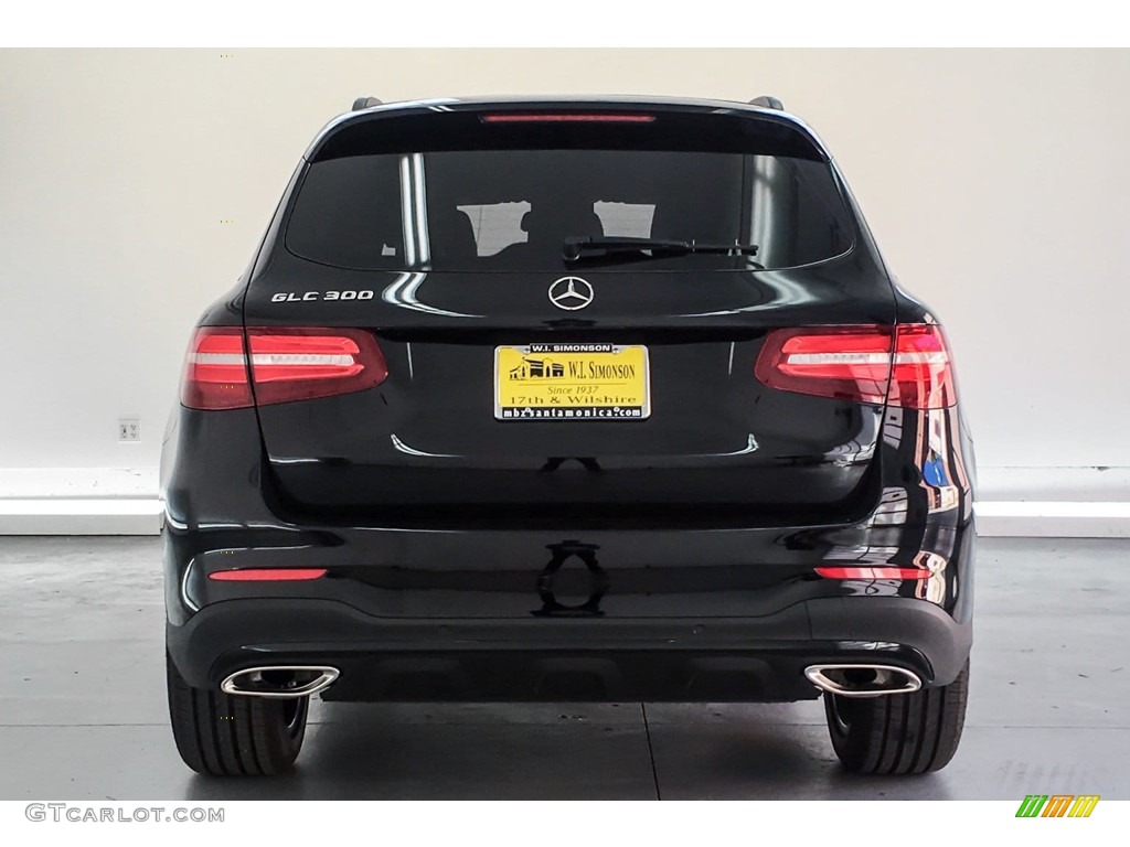 2019 GLC 300 - Black / Black photo #3