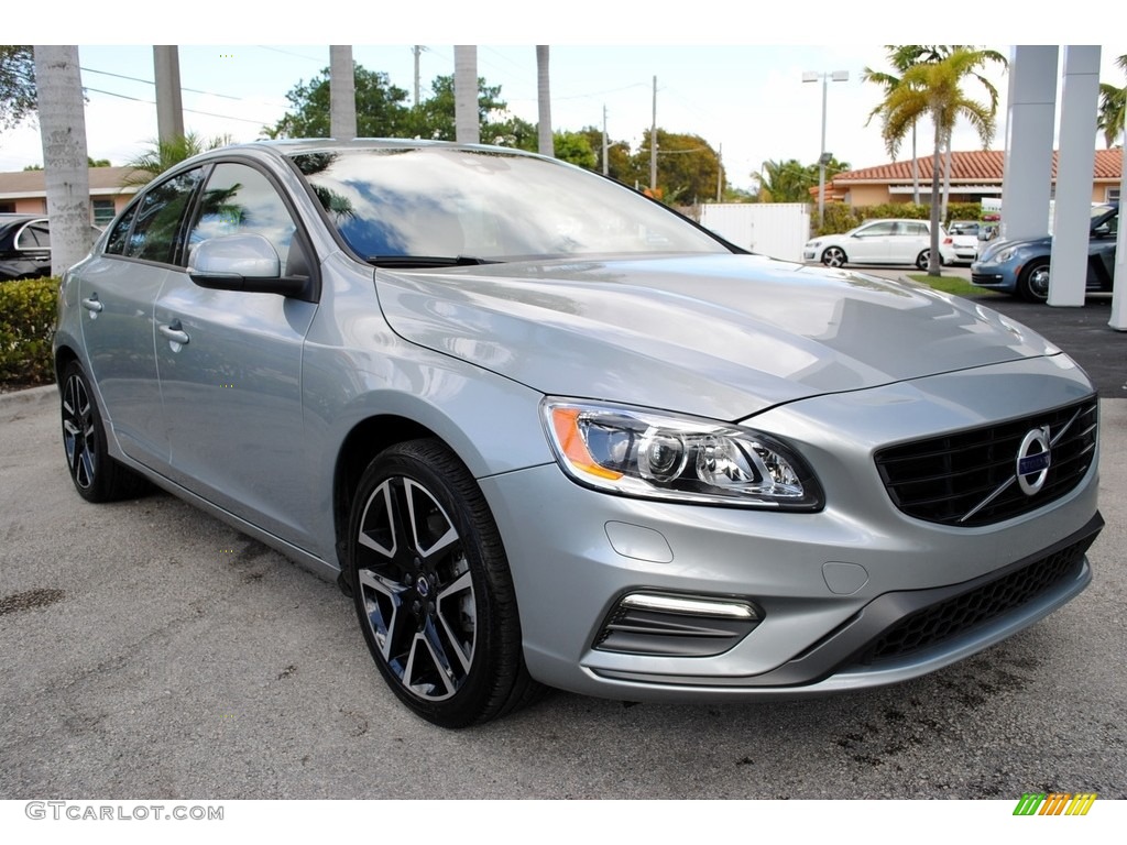 2018 Volvo S60 T5 Dynamic Exterior Photos